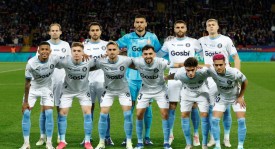 德布劳内远射破门荣膺欧足联全场最佳，助力球队荣耀时刻